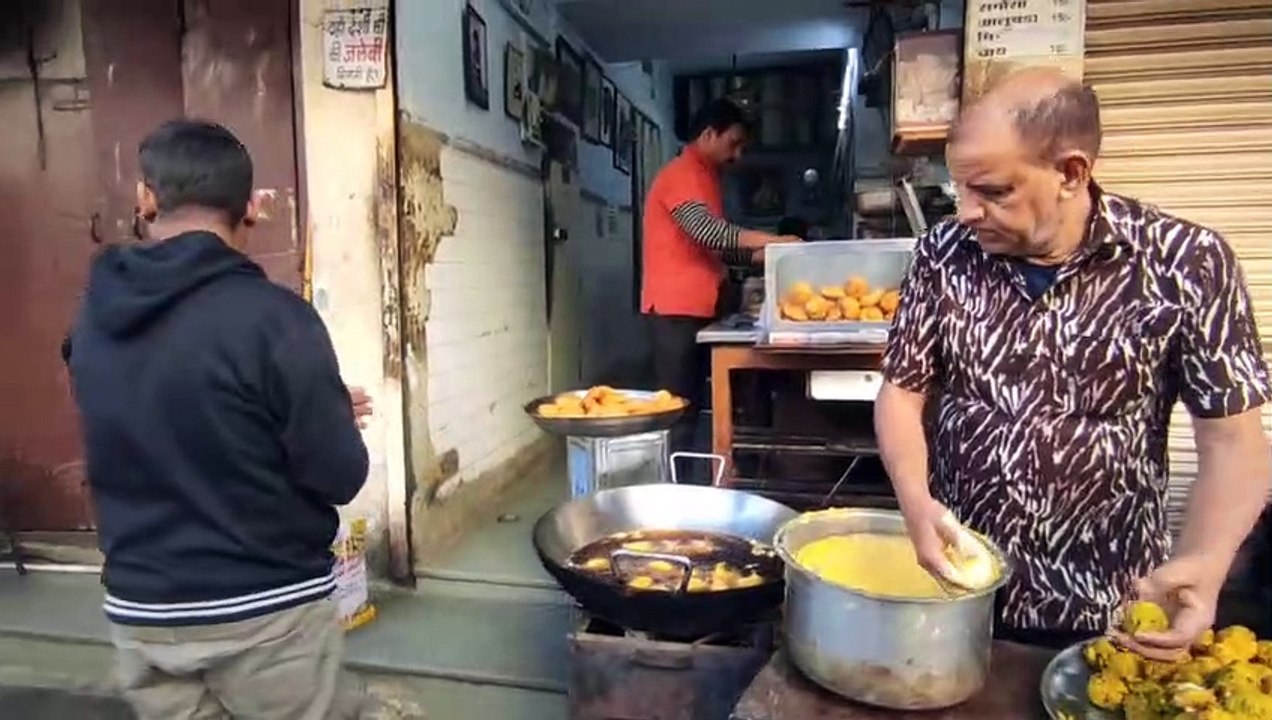 जायका पुराने शहर का, ये है जगदीश चौक में पालीवाल ब्रदर्स की स्पेशल हींग—दाल कचौरी