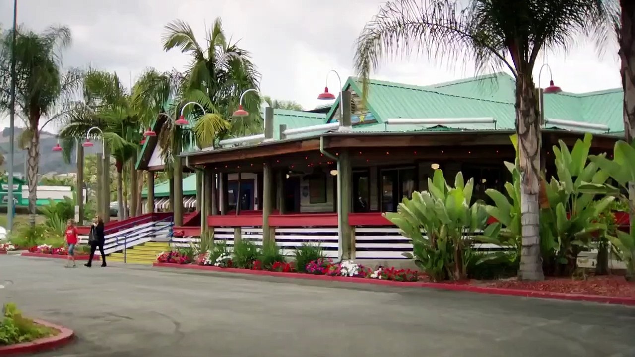 Gamer's Guide to Pretty Much Everything - Se2 - Ep13 - The Arcade Hero HD Watch