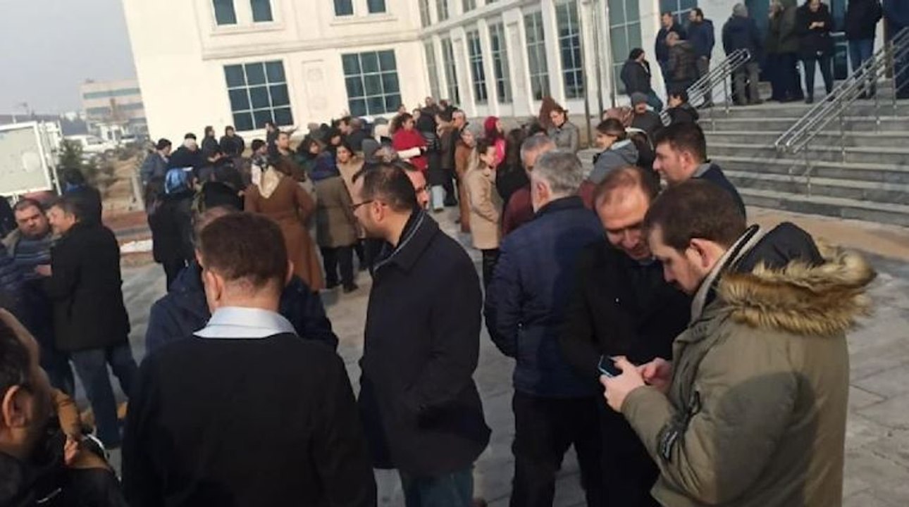 9 sendikadan Türkiye genelinde SGK önünde eylem: İnsanca yaşamak istiyoruz