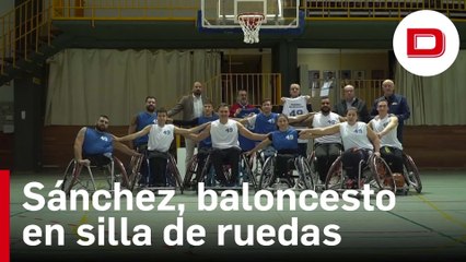 Pedro Sánchez se pasa al baloncesto en silla de ruedas para defender la reforma de la Constitución