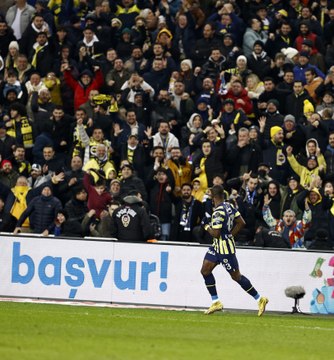 A puro gol: Enner Valencia salvó el empate con el Fenerbahce