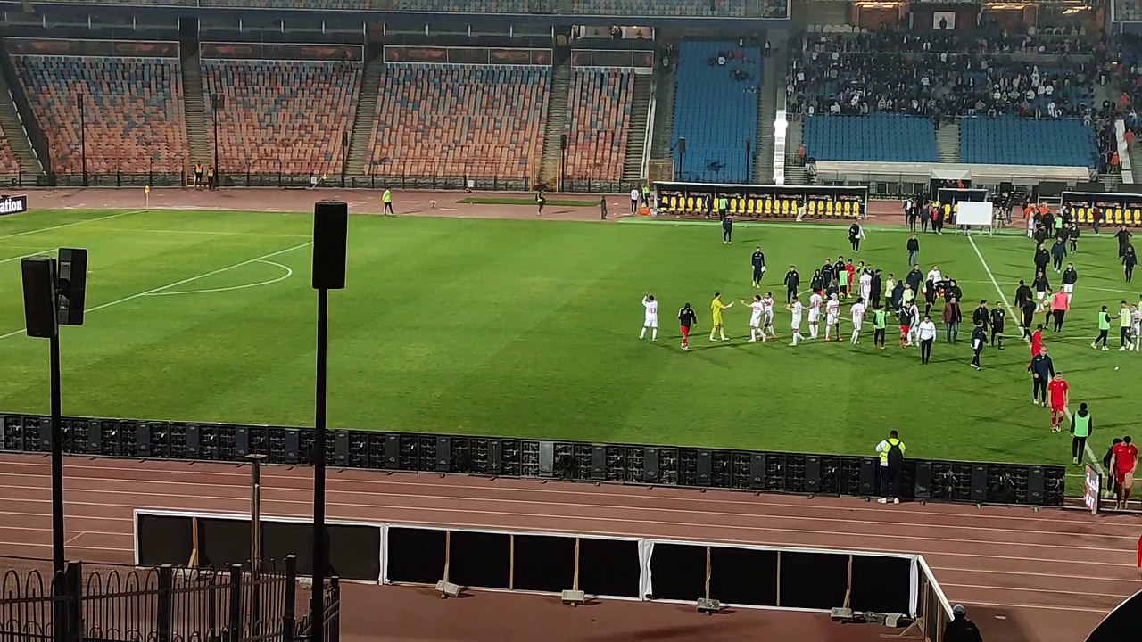 هتافات نارية لعبد الشافي بعد نهاية المباراة واللاعب يطلب من الجمهور تشجيع اللاعبين