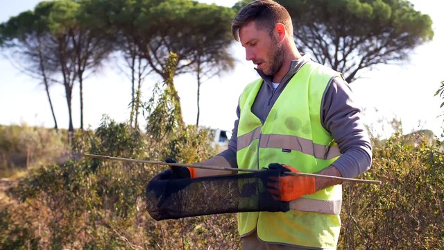 Escolares de Moguer (Huelva) participan con Zurich en la plantación de 4.200 árboles en Doñana