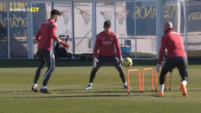 Setién: No queremos ser el primer equipo al que el Elche gane