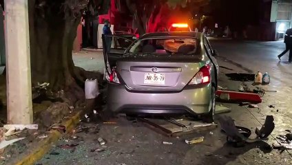 Un vehículo se impactó contra una casa en colonia Progreso, esto tras un choque con otros dos