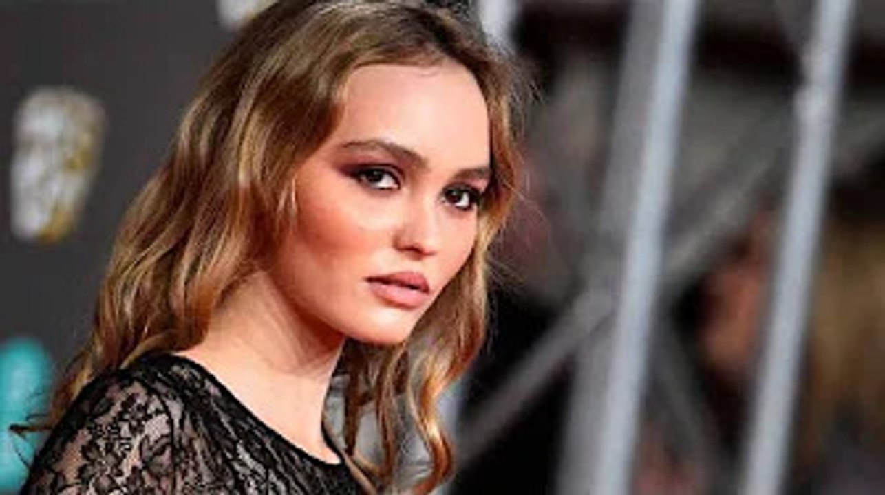 Lily-Rose Depp éprise de jalousie, son compagnon trop proche d’une autre