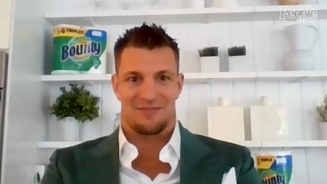 Rob Gronkowski Reveals the Epic Prank He Pulled on NFL Legend Tom Brady: ‘He Peed the Bed’