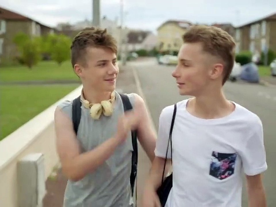 Eine Nacht in den Feldern | movie | 2020 | Official Trailer