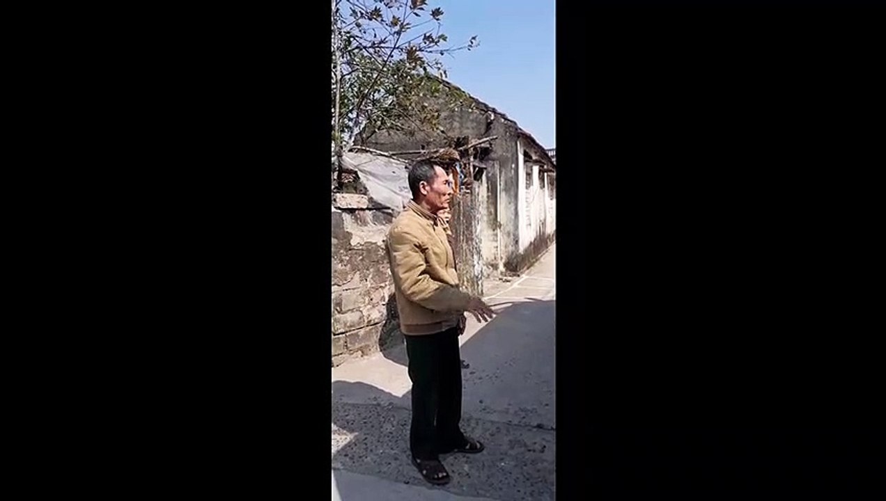 Bố 76 tuổi lần đầu đón Tết đông đủ, nghẹn ngào phút tiễn con đi làm xa