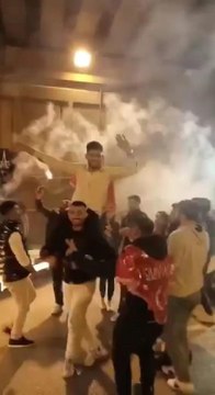 KONVOY İLE YOLU TRAFİĞE KAPATIP, MEŞALE YAKARAK HALAY ÇEKTİLER