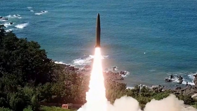 '괴물 미사일' 현무, 시험발사 가능성...北, 8일 열병식 할까? / YTN