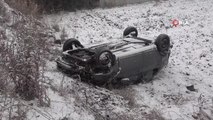Elazığ'da karda şarampole yuvarlanan otomobil ters döndü: 4 yaralı