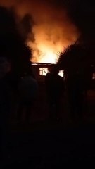 GECEKONDU ALEV ALEV YANDI