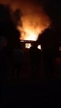 GECEKONDU ALEV ALEV YANDI