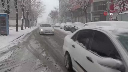 Siverek'te beklenen kar yağışı başladı