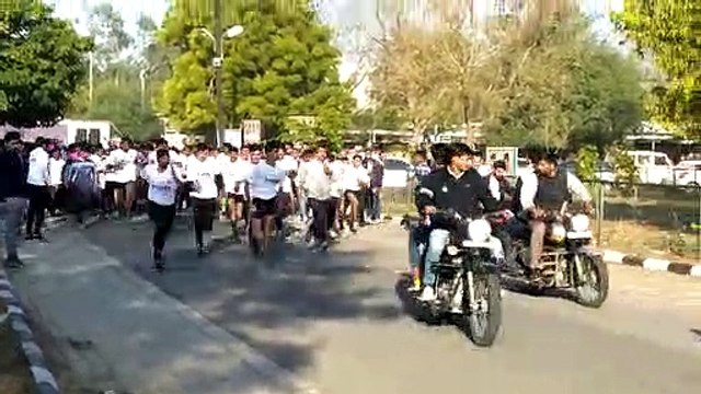 आरयू स्टूडेंट्स ने दिया क्लीन एंड ग्रीन कैम्पस का मैसेजआरयू स्टूडेंट्स ने दिया क्लीन एंड ग्रीन कैम्पस का मैसेज