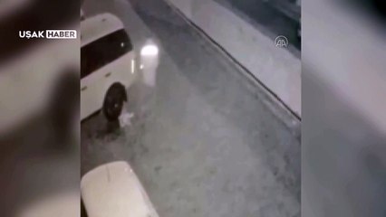 Uşak'ta park halindeki cip, benzin dökülerek yakıldı