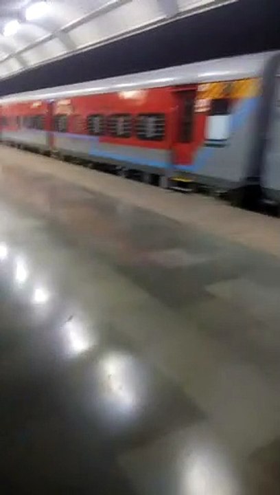 रेलवे के खटारा पुराने कोच बदलेंगे, दिसंबर तक आरकेएमपी भोपाल से चमचमाते कोच में शुरु होगी यात्रा