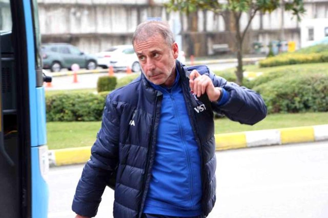 Trabzonspor, Galatasaray maçı için İstanbul'a gitti