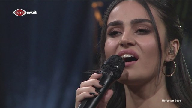 Elif Buse Doğan / Gizli aşk bu söyleyemem derdimi hiç kimseye