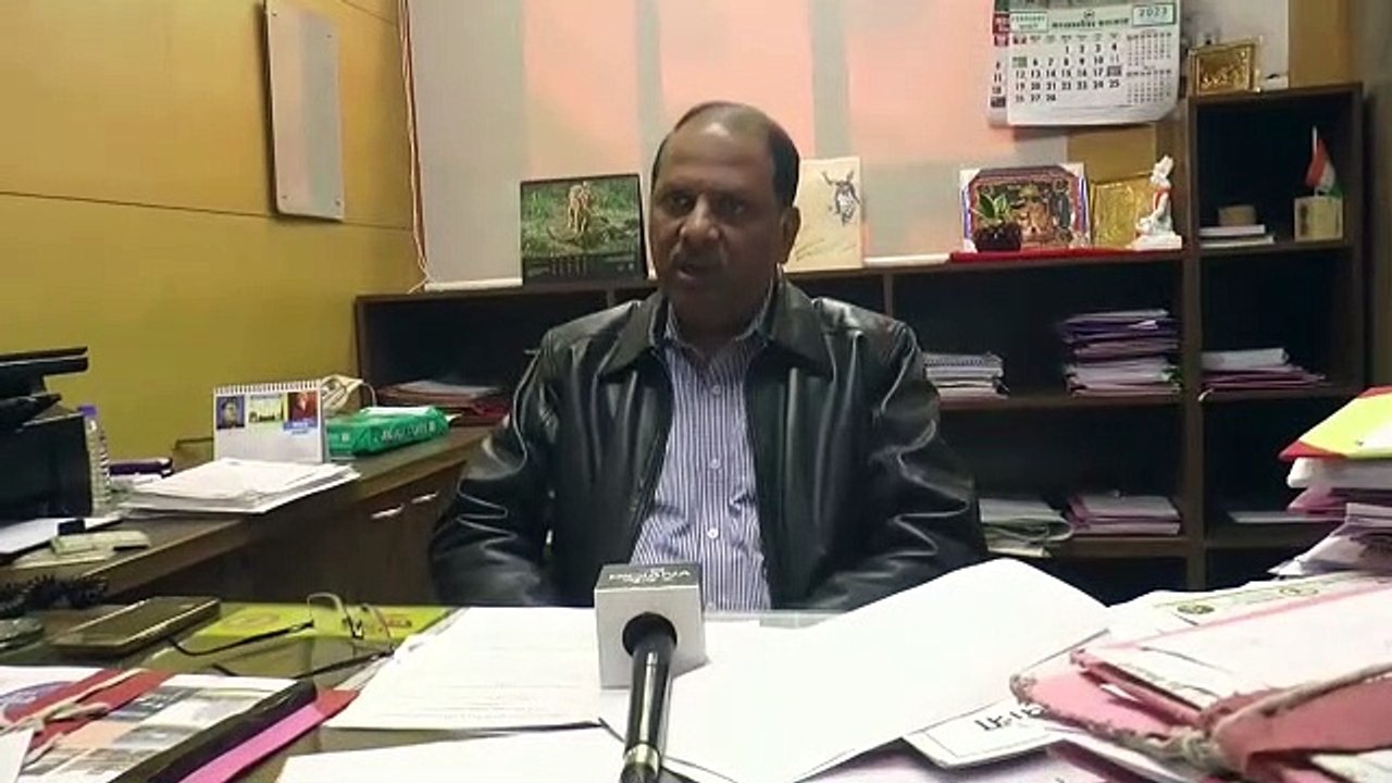 अपर कलेक्टर अभय बेड़ेेकर बोले, धमकी जैसी कोई बात नहीं है। प्रशासन सख्ती से अपना काम कर रहा।