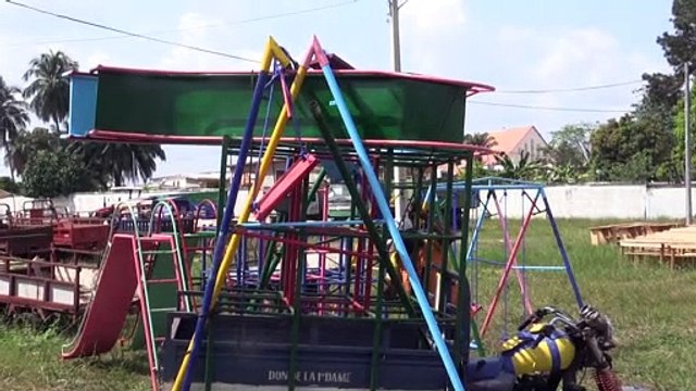 Samy Merhy, Maire de Lakota offre des équipements à la Brigade de Gendarmerie, aux chefs traditionnels et aux établissements scolaires de la ville