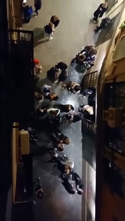 Locales abiertos en la madrugada del pasado jueves, en el Casco Antiguo de Alicante.