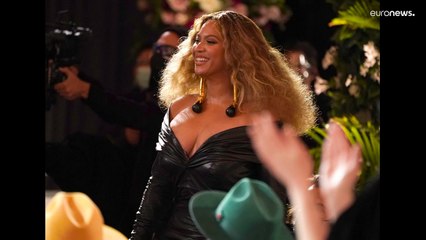 منافسة كبيرة بين بيونسي وأديل على أبرز جوائز إيمي الموسيقية