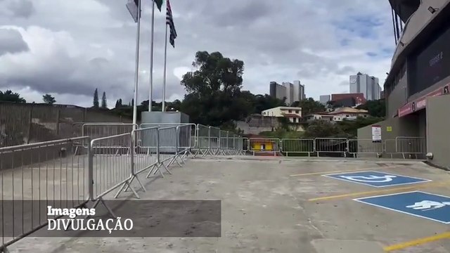 São Paulo monta proteção em estátua do Telê no Morumbi para jogo do Palmeiras