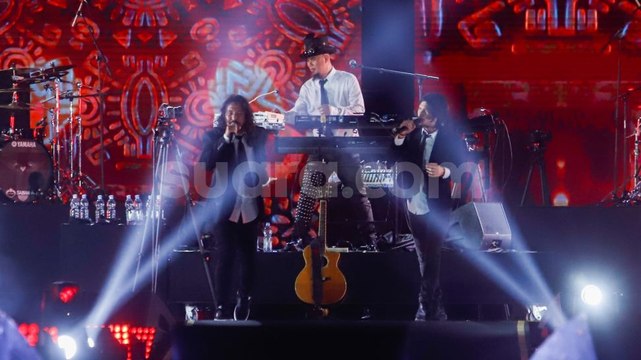 Dewa-19 konser, tampil memukau dengan 4 vokalis dan 5 penggebuk drum