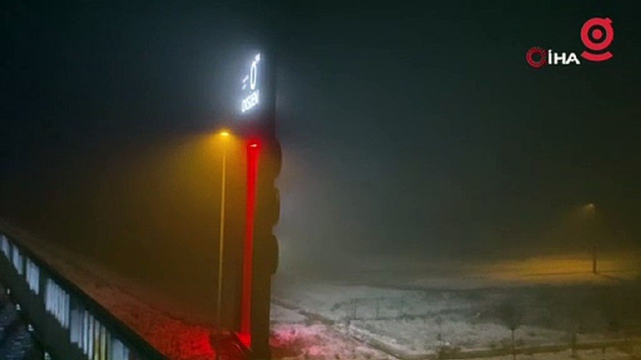 İstanbul - İzmir Otoyolu Balıkesir mevkiinde görüş 50 metreye düştü