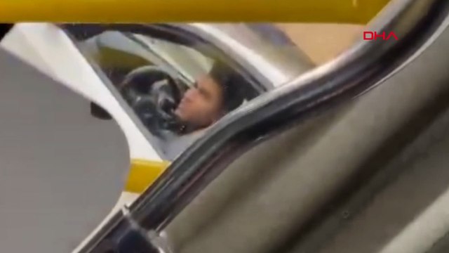 Ataşehir'de D-100'de otomobil sürücüsü İETT şoförüne silah doğrulttu