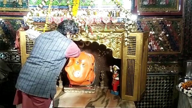 परकोटा गणेश मंदिर में गणपति का दुग्धाभिषेक