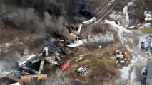 Comboio com produto químico descarrila e provoca incêndio nos EUA