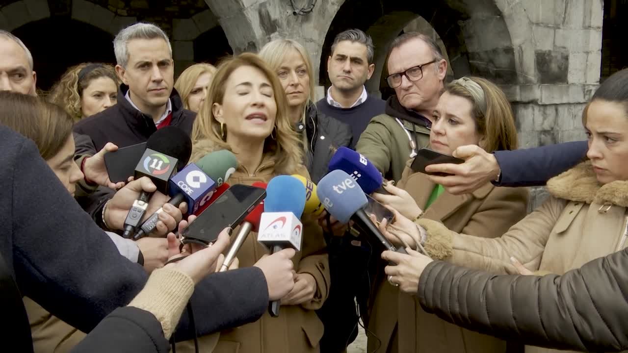 La ministra de Transportes ha anunciado "ceses inminentes" tanto en Renfe como en Adif