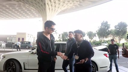 Sonu Sood Fly From Mumbai, Spotted At Airport