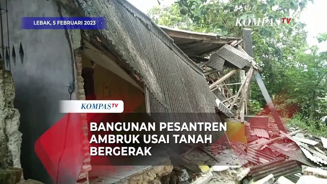 Bangunan Pesantren di Lebak Ambruk Akibat Tanah Bergerak