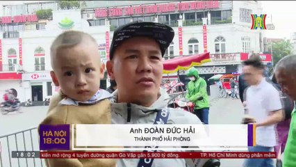 Nhiều phương tiện -bủa vây- phố cổ Hà Nội