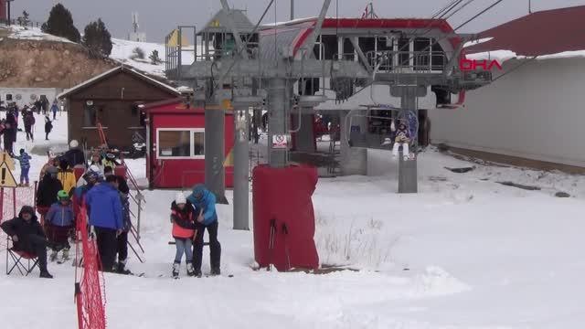 ERZİNCAN'DA BEKLENEN KAR YAĞDI, ERGAN DAĞI KAYAK MERKEZİ'NDE SEZON AÇILDI