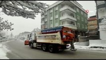 Şahinbey'de karla mücadele aralıksız sürüyor