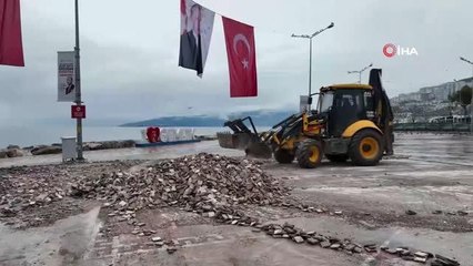 Gemlik İskele Meydanı yenileniyor