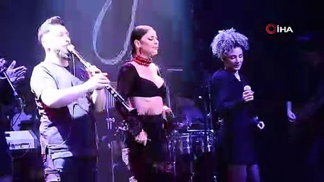 Pop müziğin sevilen ismi Simge Bursa’yı coşturdu