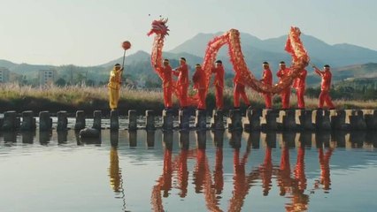 Çin'deki "Piyano Köprüsü" Ziyaretçi Akınına Uğradı