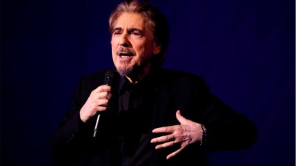 VOICI : Serge Lama : cette condition qu'il a imposée pour venir récupérer son prix aux Victoires de la Musique