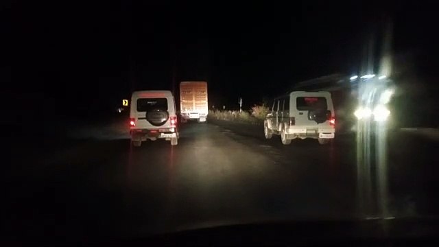 टोल व आरटीओ बेरियर को तोड़कर भाग रहे ट्रक को पुलिस ने पकड़ा