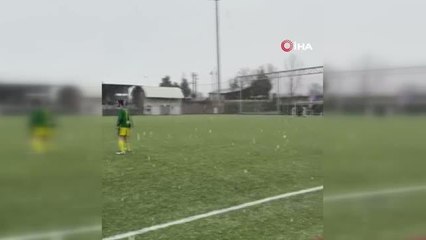 Kocaeli'de karla karışık yağmur etkili oluyor