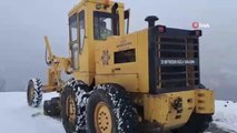Büyükşehir ekipleri, karla mücadele çalışmalarına devam ediyor