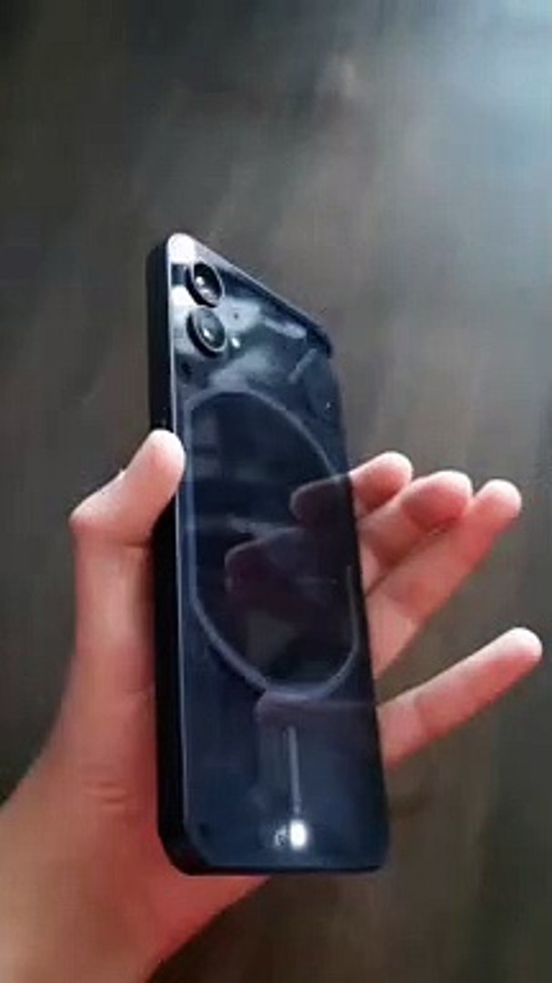 ناثينج فون 1 (Nothing Phone 1) هو هاتف فريد من نوعه ذو تصميم أنيق - فيديو  Dailymotion