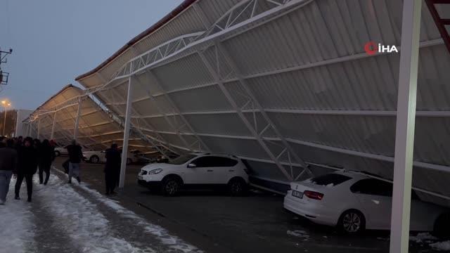 Siverek'te oto galericiler sitesi çatısı çöktü, onlarca araba altında kaldı