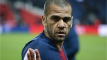 VOICI - Daniel Alves : la somme faramineuse que le footballeur a perdue depuis qu'il est accusé de viol